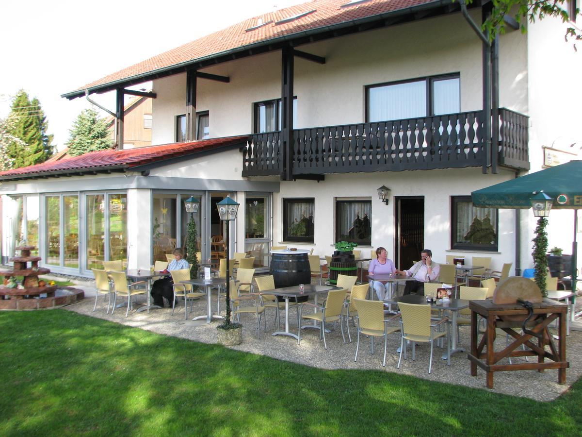 Gasthaus Und Ferienwohnungen Zum Engel Waldbrunn  Esterno foto