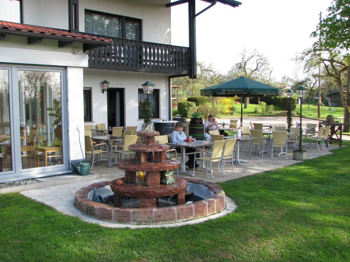 Gasthaus Und Ferienwohnungen Zum Engel Waldbrunn  Esterno foto