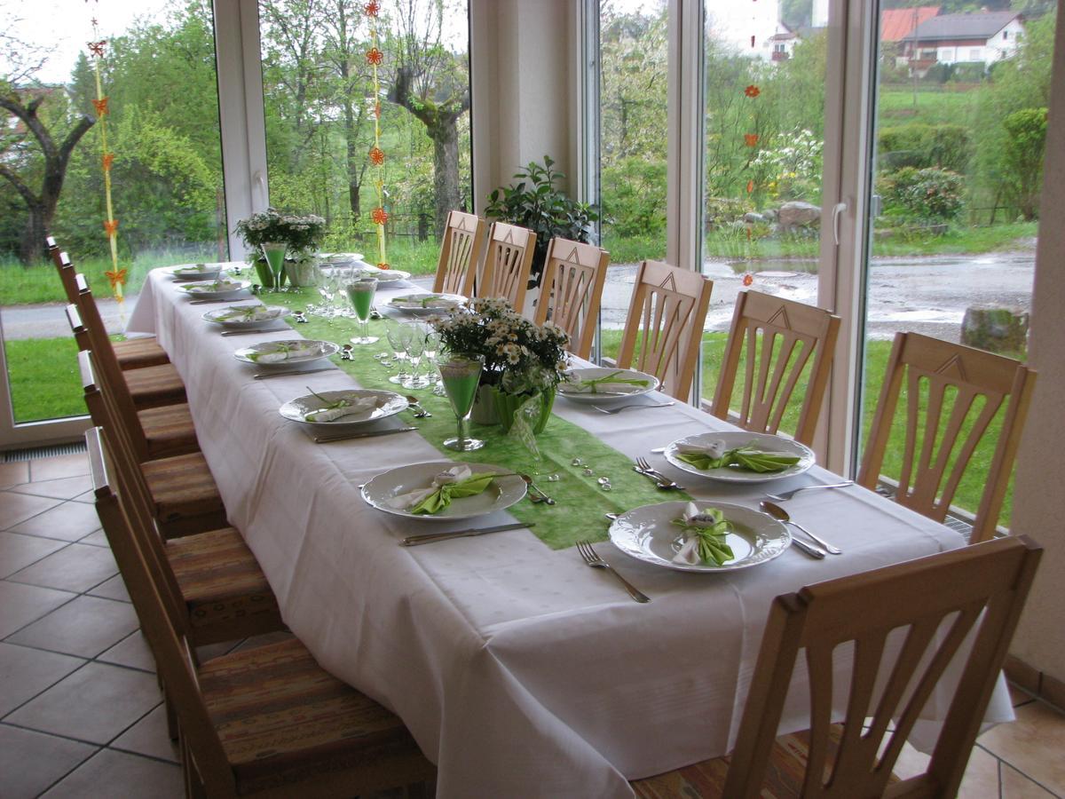 Gasthaus Und Ferienwohnungen Zum Engel Waldbrunn  Esterno foto