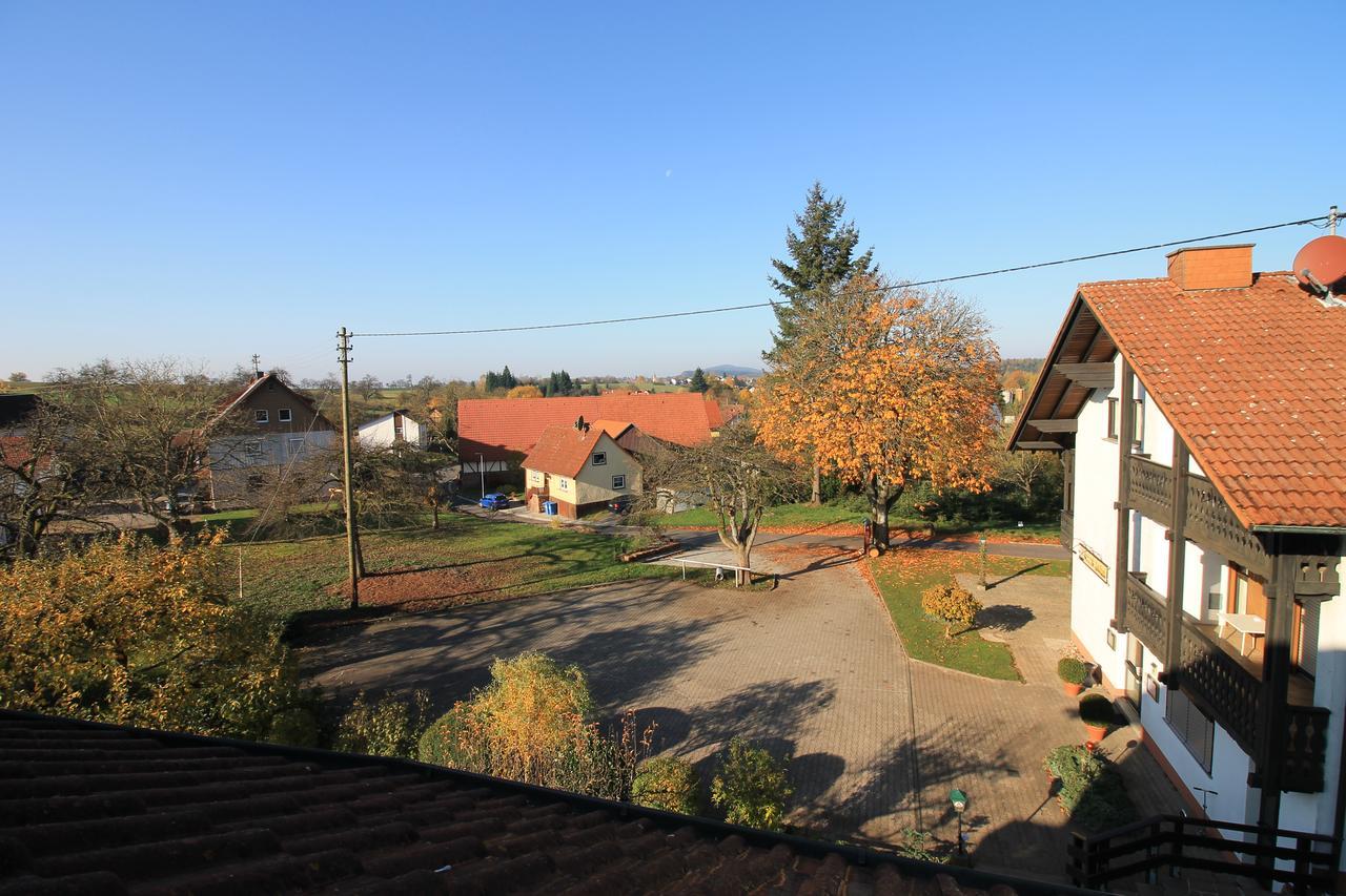 Gasthaus Und Ferienwohnungen Zum Engel Waldbrunn  Esterno foto