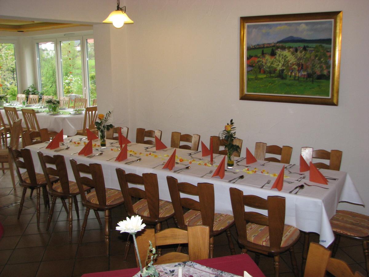 Gasthaus Und Ferienwohnungen Zum Engel Waldbrunn  Esterno foto